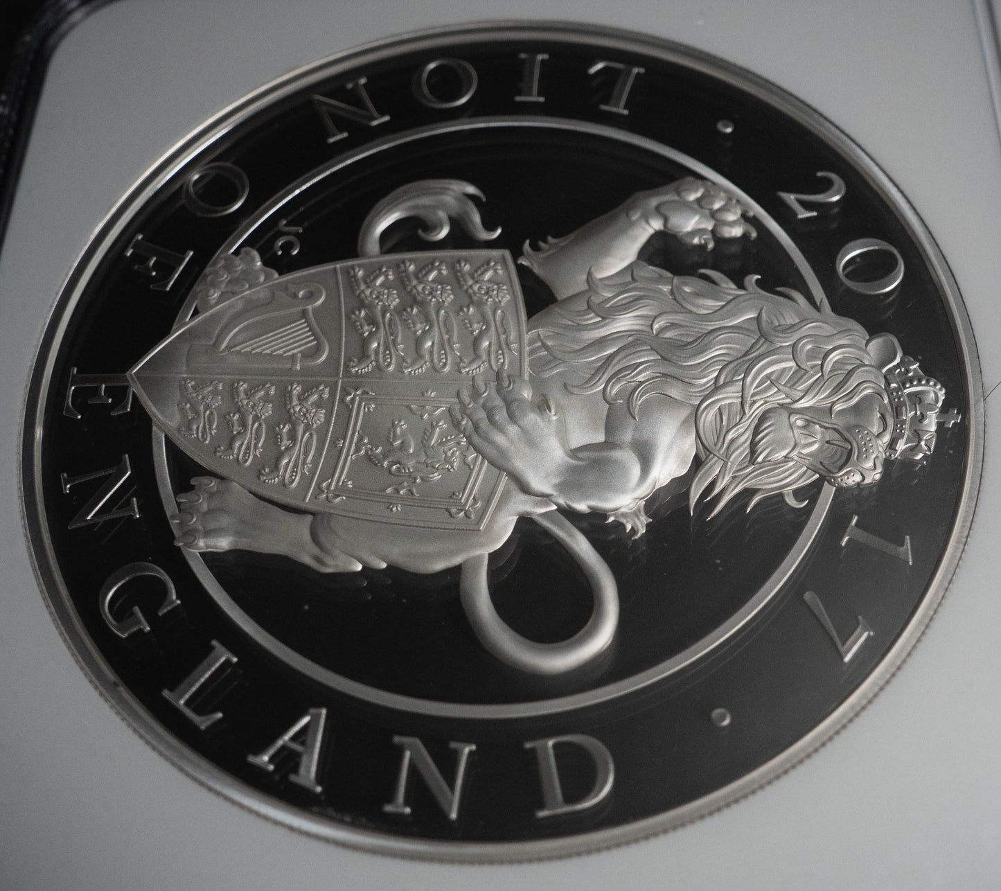 2017 イギリス クイーンズビースト ライオン 1kg 銀貨 500ポンド 初回限定