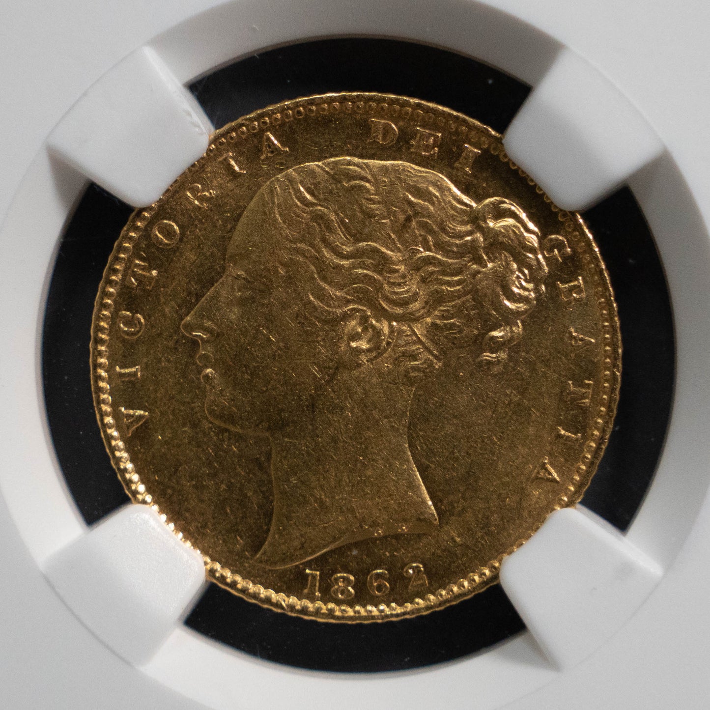 1862年 ヴィクトリア女王 ヤングヘッド ソブリン金貨 NGC AU58 シールド